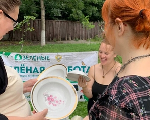 На «интерьерную» «Зелёную субботу» в Пензе принесли около 200 предметов интерьера, посуды и текстиля